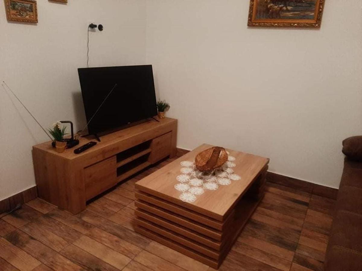 Ruralna Kuca Za Odmor Viktorija Villa Caglin Ngoại thất bức ảnh